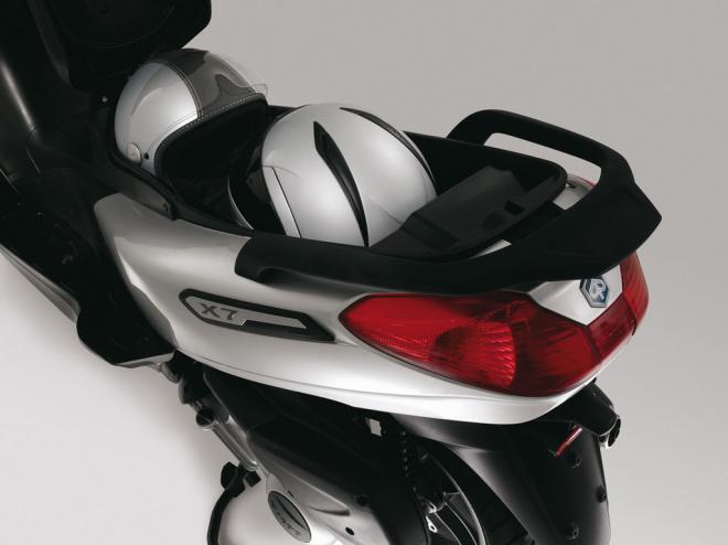 Piaggio X7