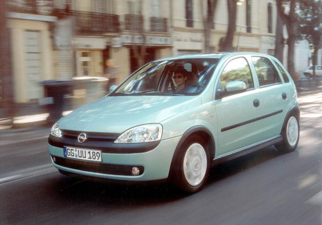 Opel Corsa: 25 anni