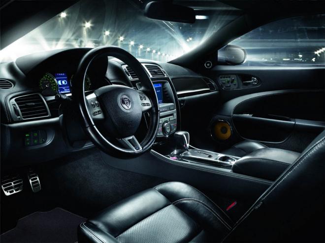 Jaguar XKR-S 