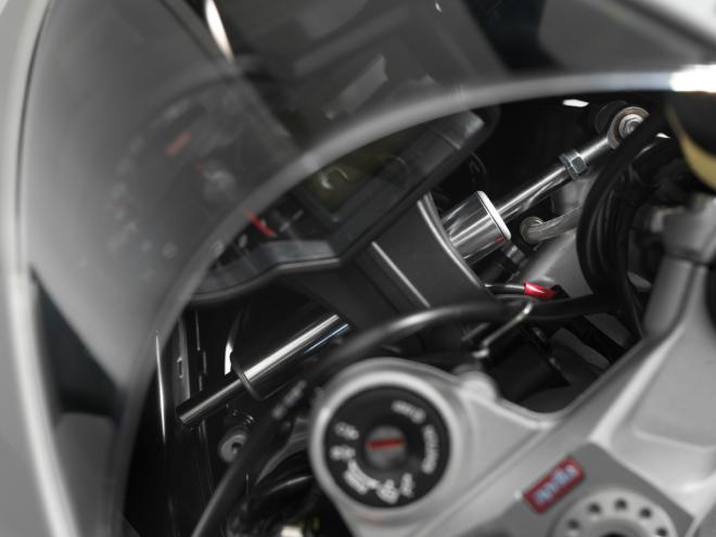 Aprilia RSV4R - Test ride