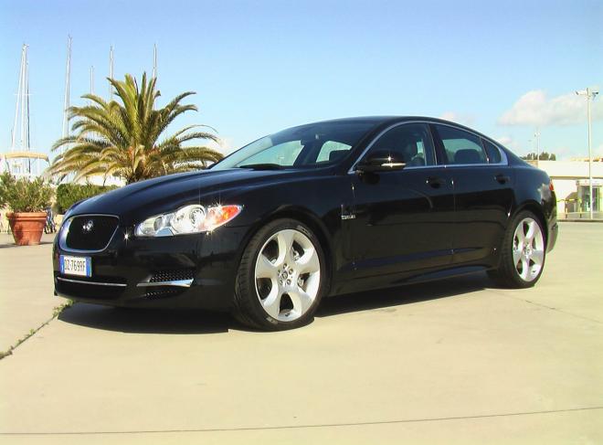 Jaguar XF Stealth Edition