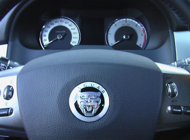  Jaguar XF Stealth Edition