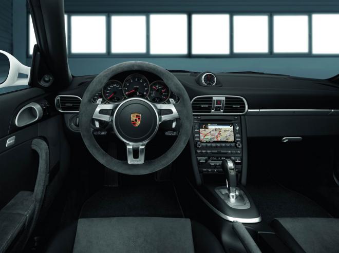 Porsche  911 Carrera GTS