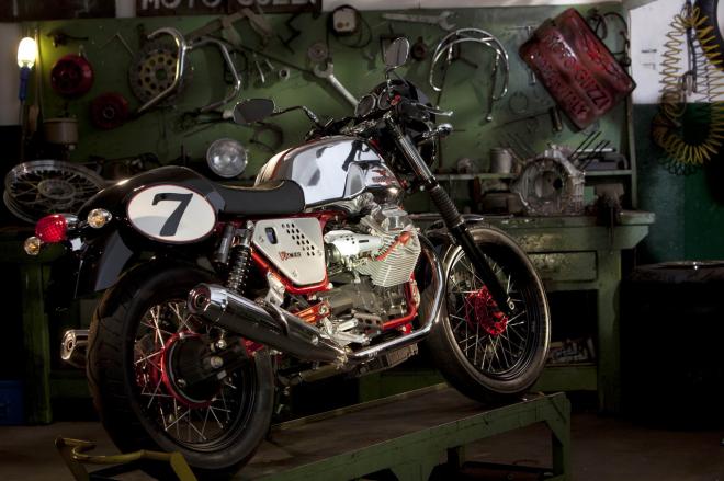 Moto Guzzi V7 Racer
