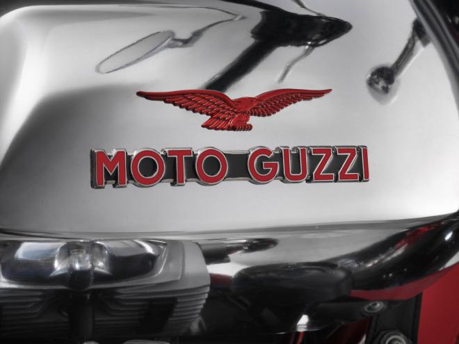 Moto Guzzi V7 Racer