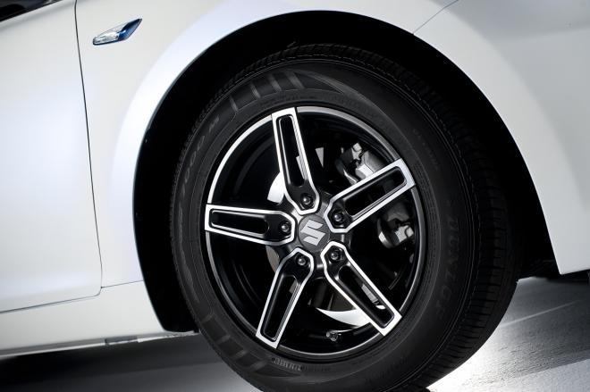 Suzuki Kizashi Ecocharge Concept