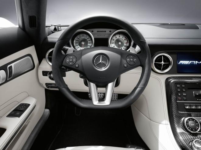 Mercedes SLS AMG Roadster 