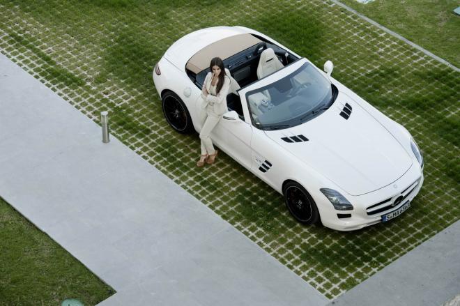 Mercedes SLS AMG Roadster 