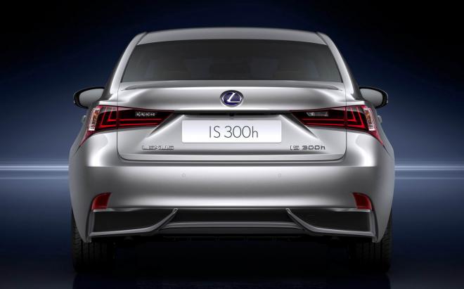 Lexus is300h