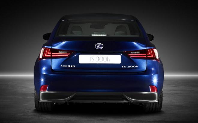 Lexus is300h