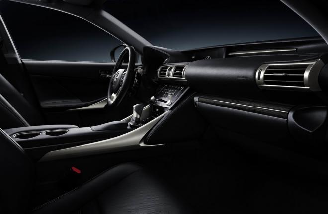 Lexus is300h