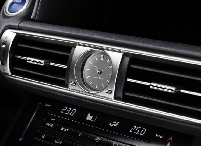 Lexus is300h
