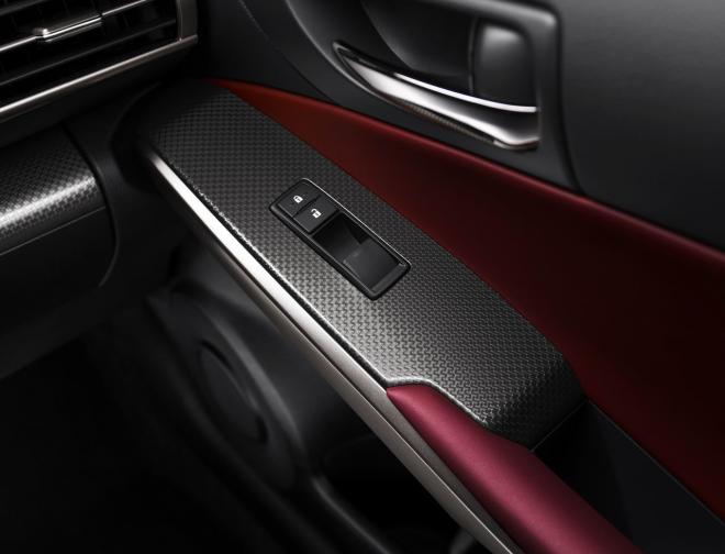 Lexus is300h