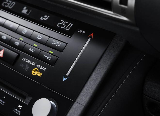Lexus is300h