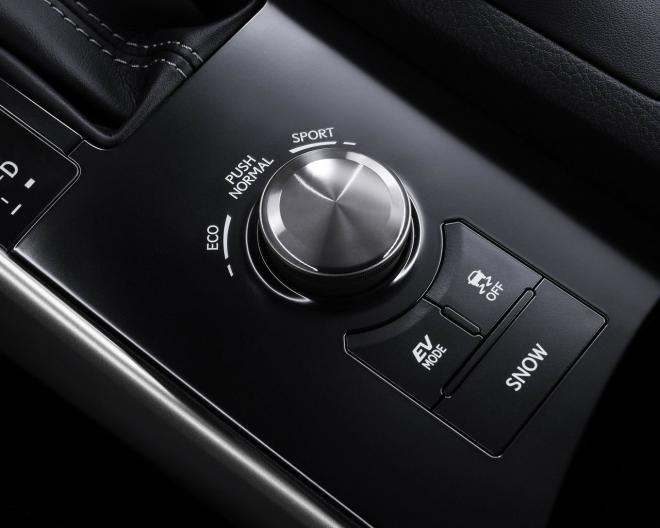 Lexus is300h