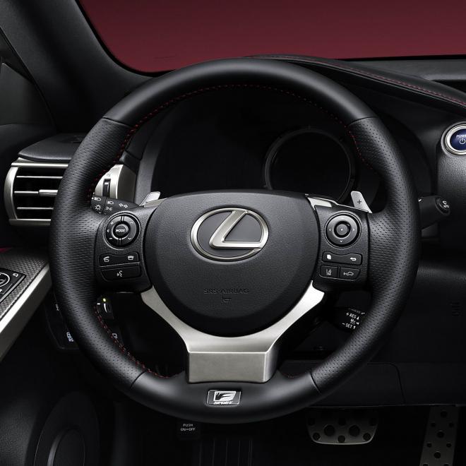 Lexus is300h
