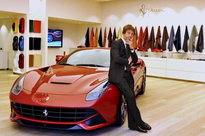 Jay Kay (Jamiroquai) visita la Ferrari