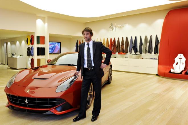 Jay Kay (Jamiroquai) visita la Ferrari