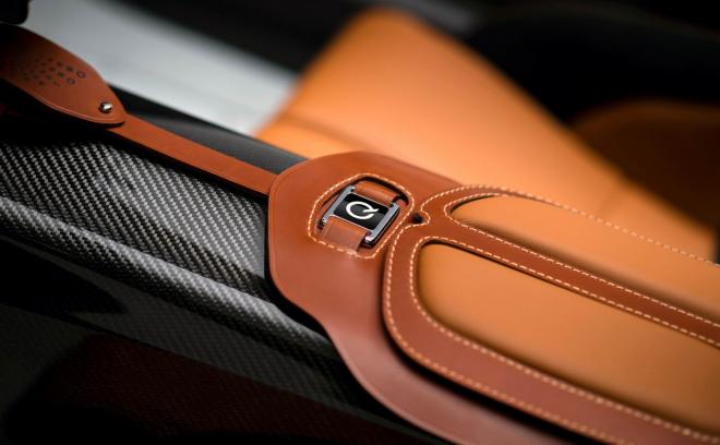 Aston Martin CC100 Speedster Concept