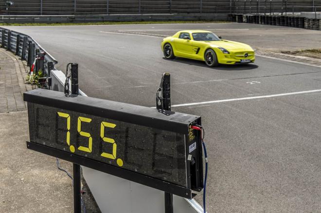 Mercedes SLS AMG Electric Drive: record al Nurburgring