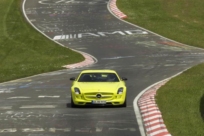 Mercedes SLS AMG Electric Drive: record al Nurburgring