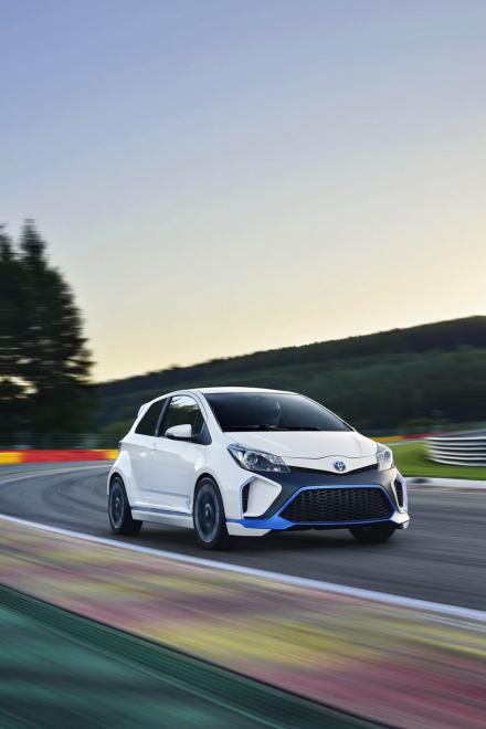 Toyota Yaris Hybrid-R