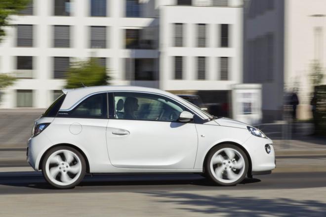 Opel Adam Black Link e White Link