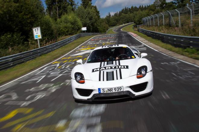 Porsche 918 Spyder Martini Design