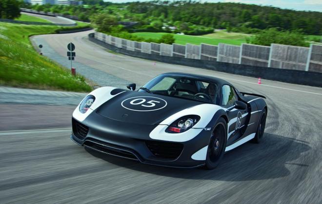 Porsche 918 Spyder Martini Design