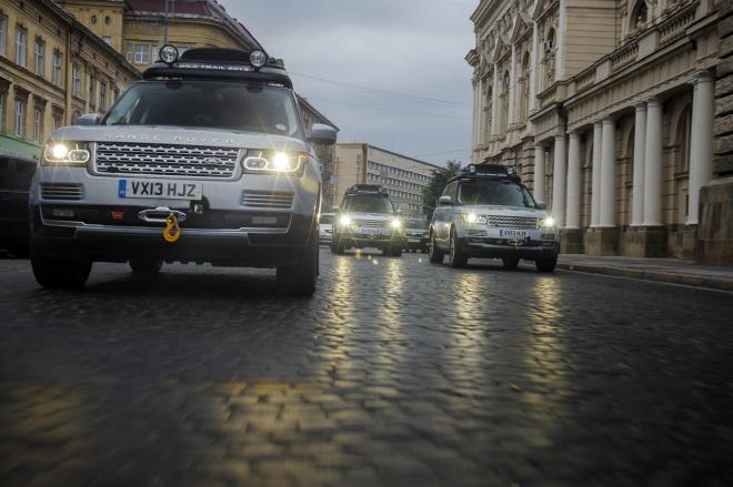 Range Rover Hybrid, test sulla Via della Seta