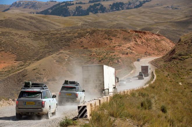 Range Rover Hybrid, test sulla Via della Seta