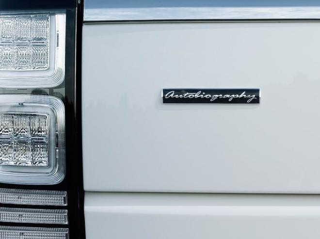 Range Rover a passo lungo e Autobiography Black