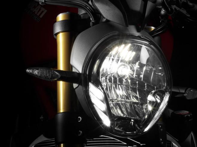 Ducati Monster 1200S