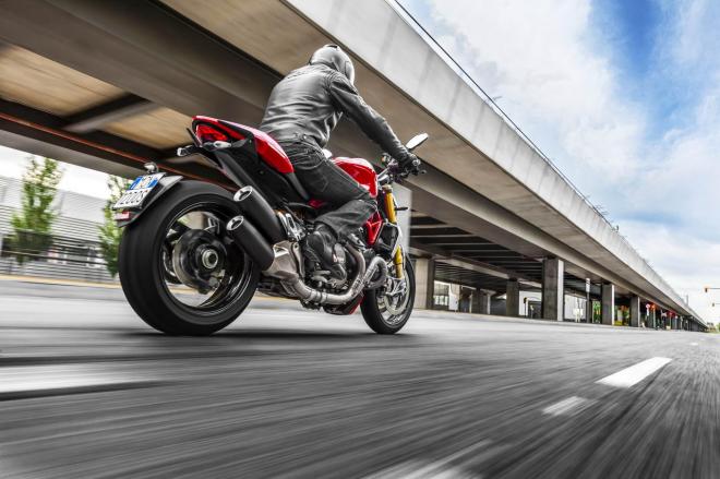 Ducati Monster 1200S