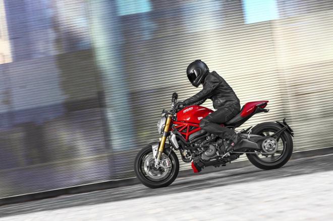 Ducati Monster 1200S